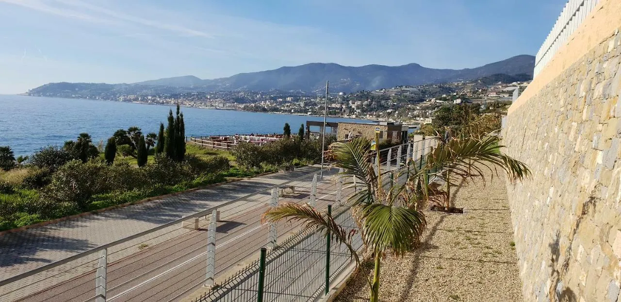 Casa Dell Amore 2 Sanremo 0*,